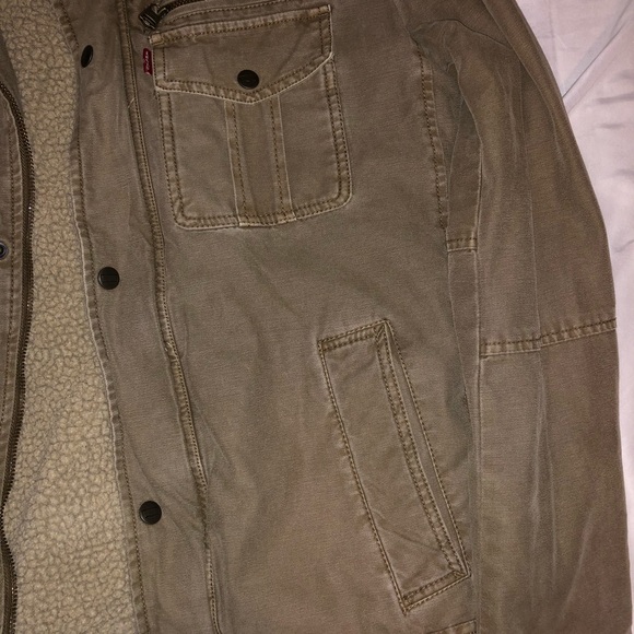 ❌ SOLD ❌ Levi’s coat/jacket - Picture 2 of 6